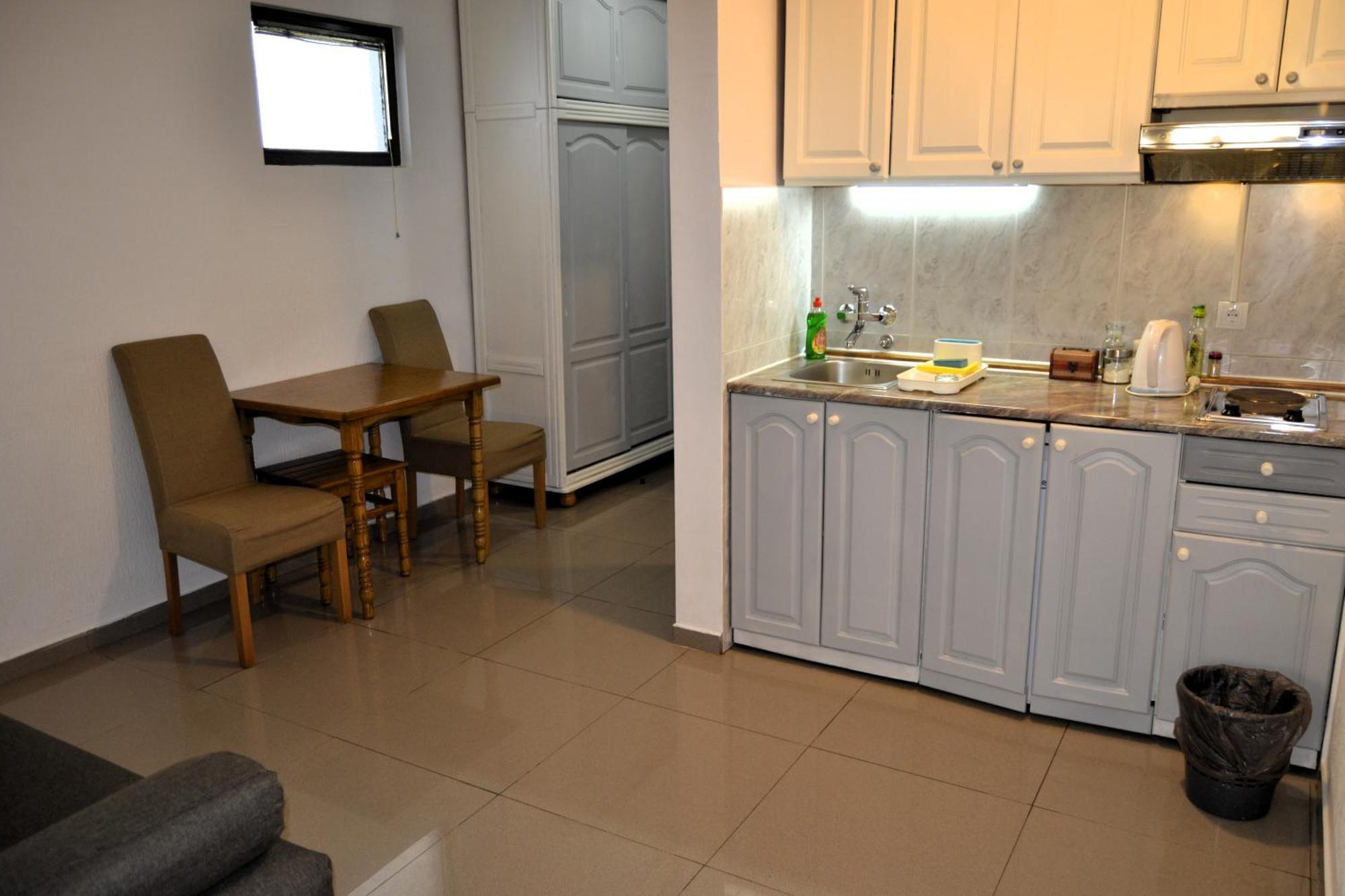 Apartment Yeshill & *